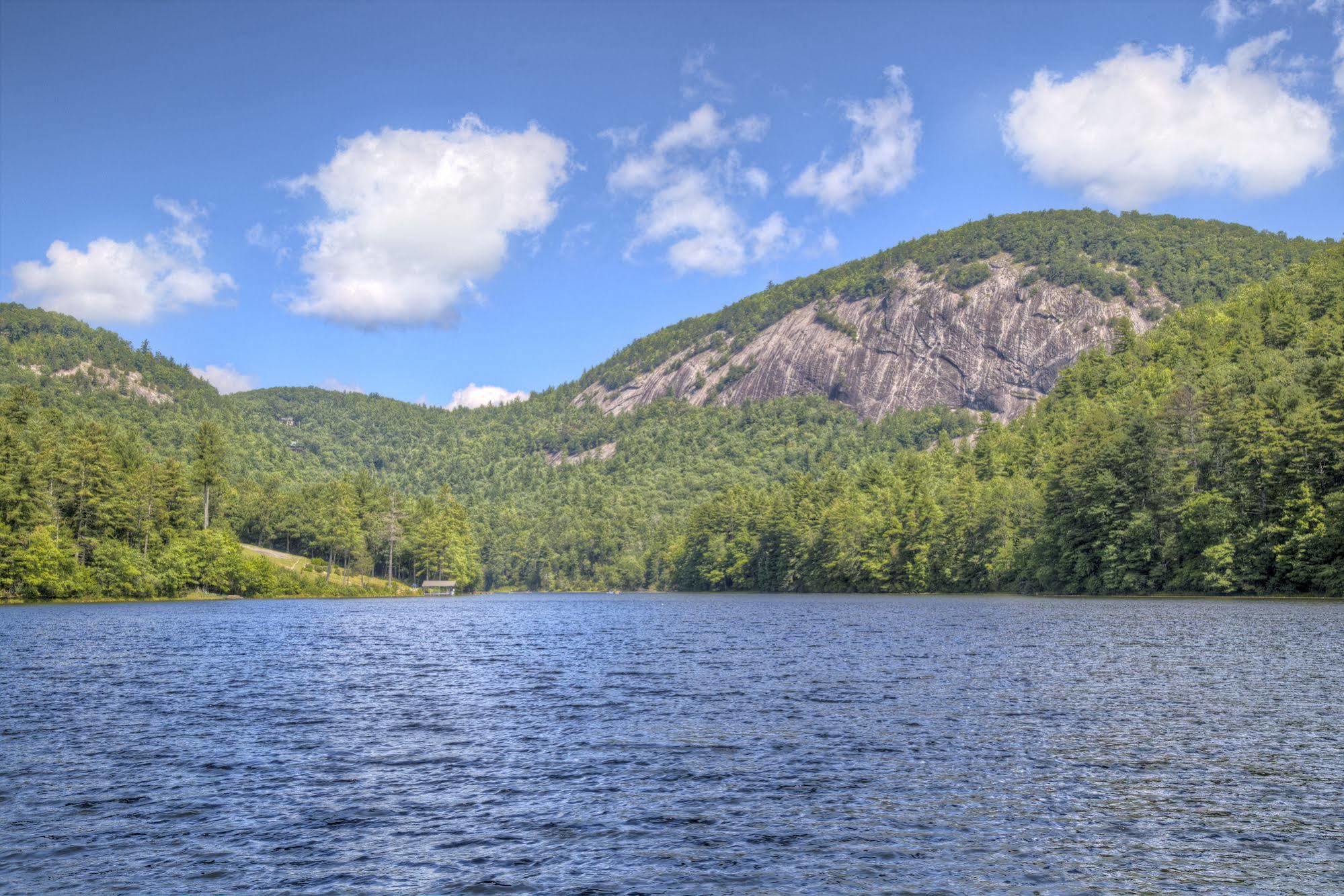 Foxhunt At Sapphire Valley Bagian luar foto