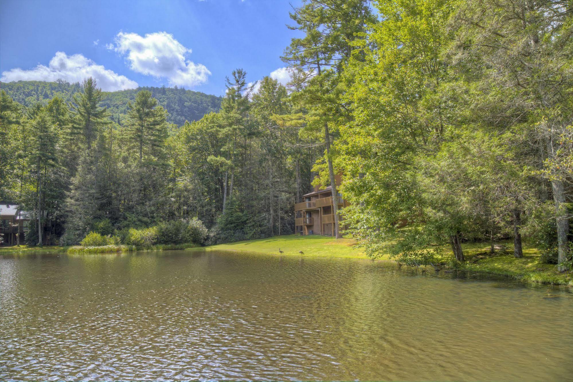 Foxhunt At Sapphire Valley Bagian luar foto